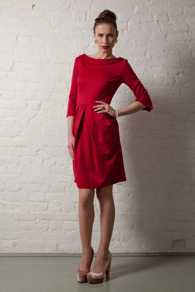 Outsider pleat pencil dress merino wool in red