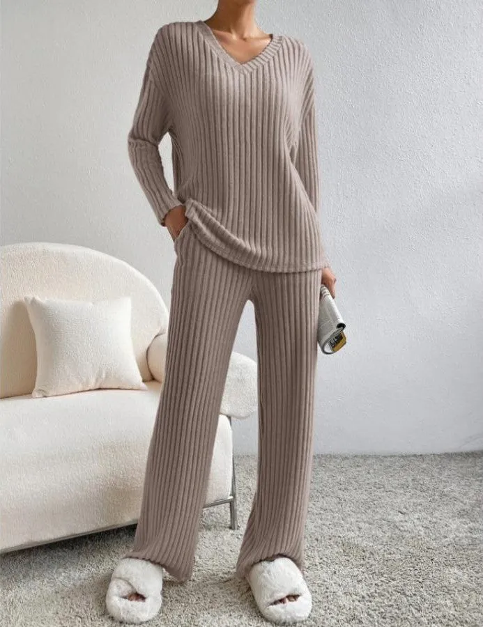 Rika - Women's Knitted Sweater and Pants Set