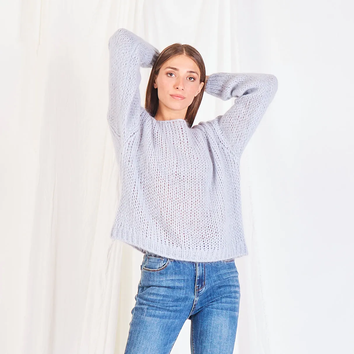 Wholesale chunky mohair-knit sweater with crew neck