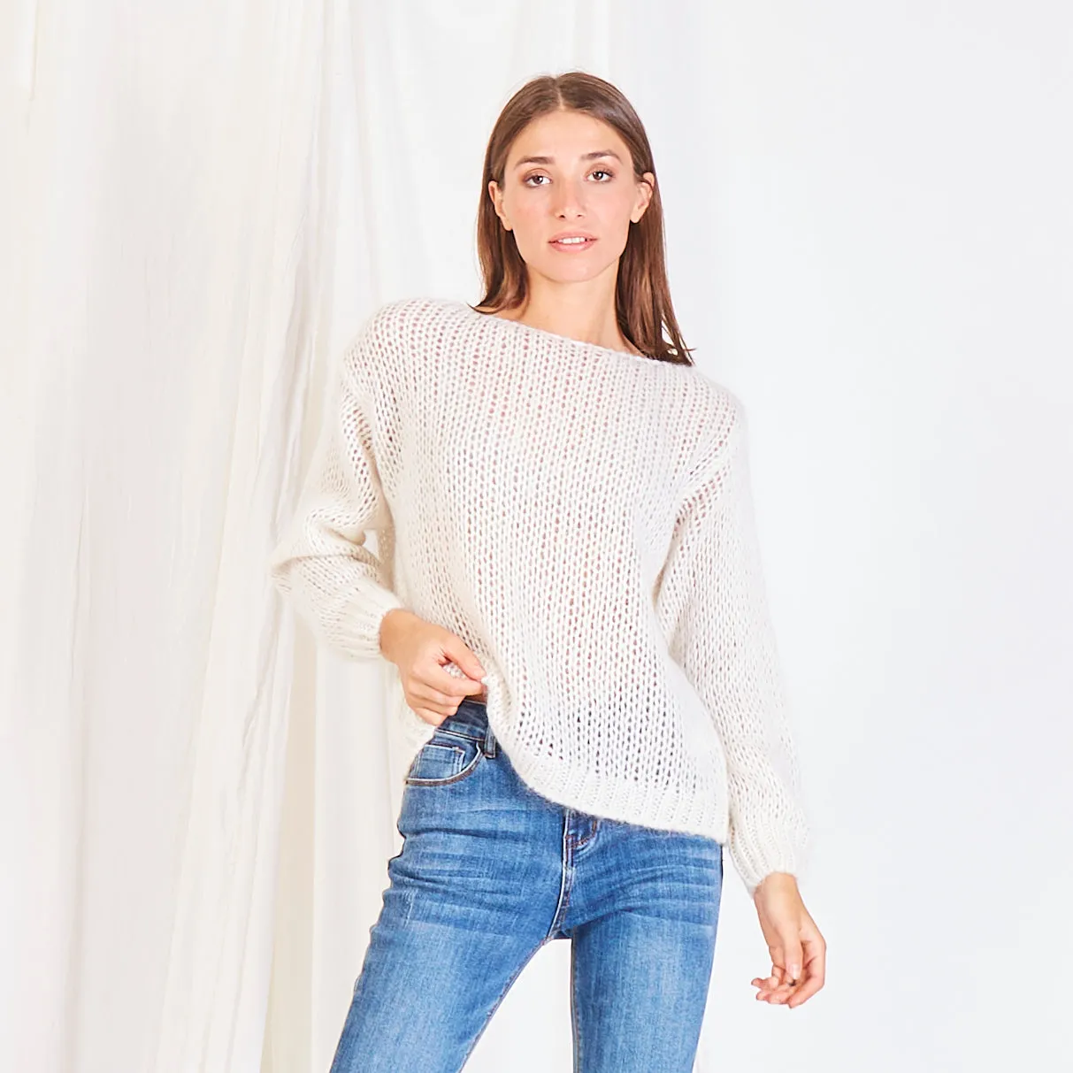 Wholesale chunky mohair-knit sweater with crew neck