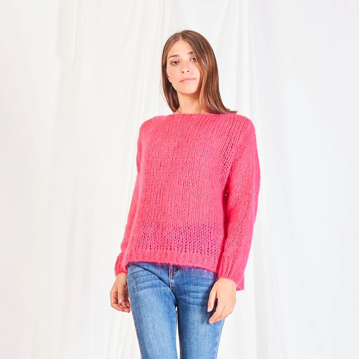 Wholesale chunky mohair-knit sweater with crew neck