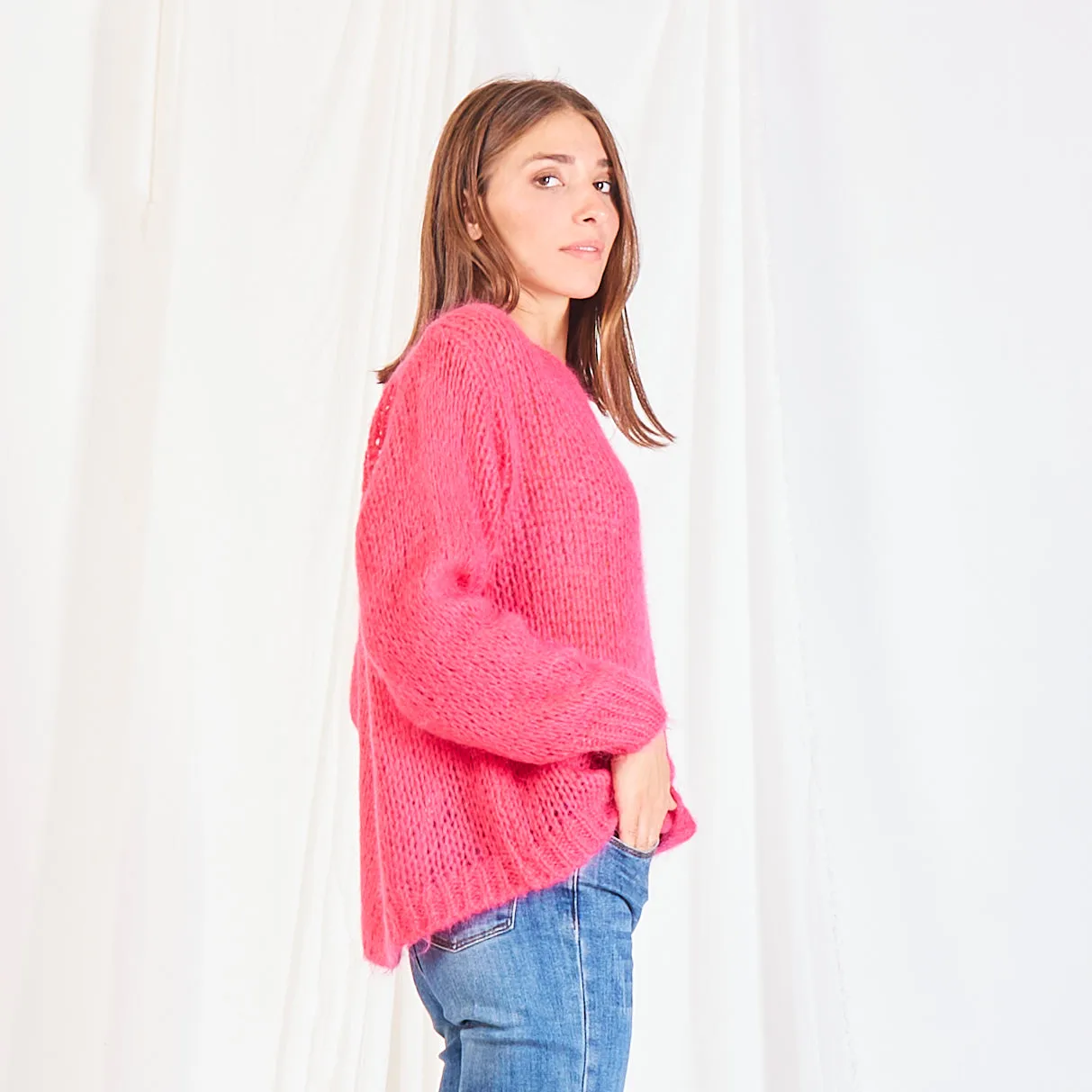 Wholesale chunky mohair-knit sweater with crew neck